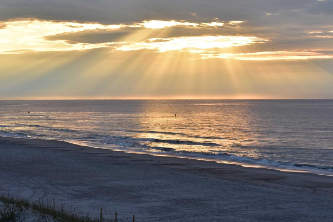 Beachfront Oasis With 2 Large Decks, Bbq And Views! Topsail Beach Eksteriør bilde